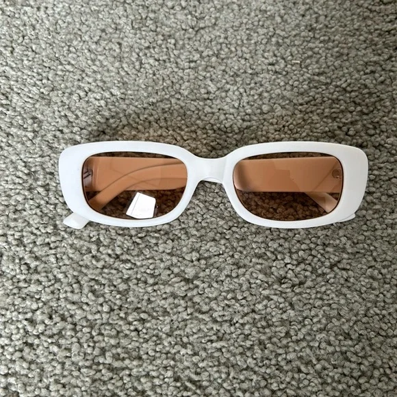 Rectangle cream glasses - Picture 1 of 2